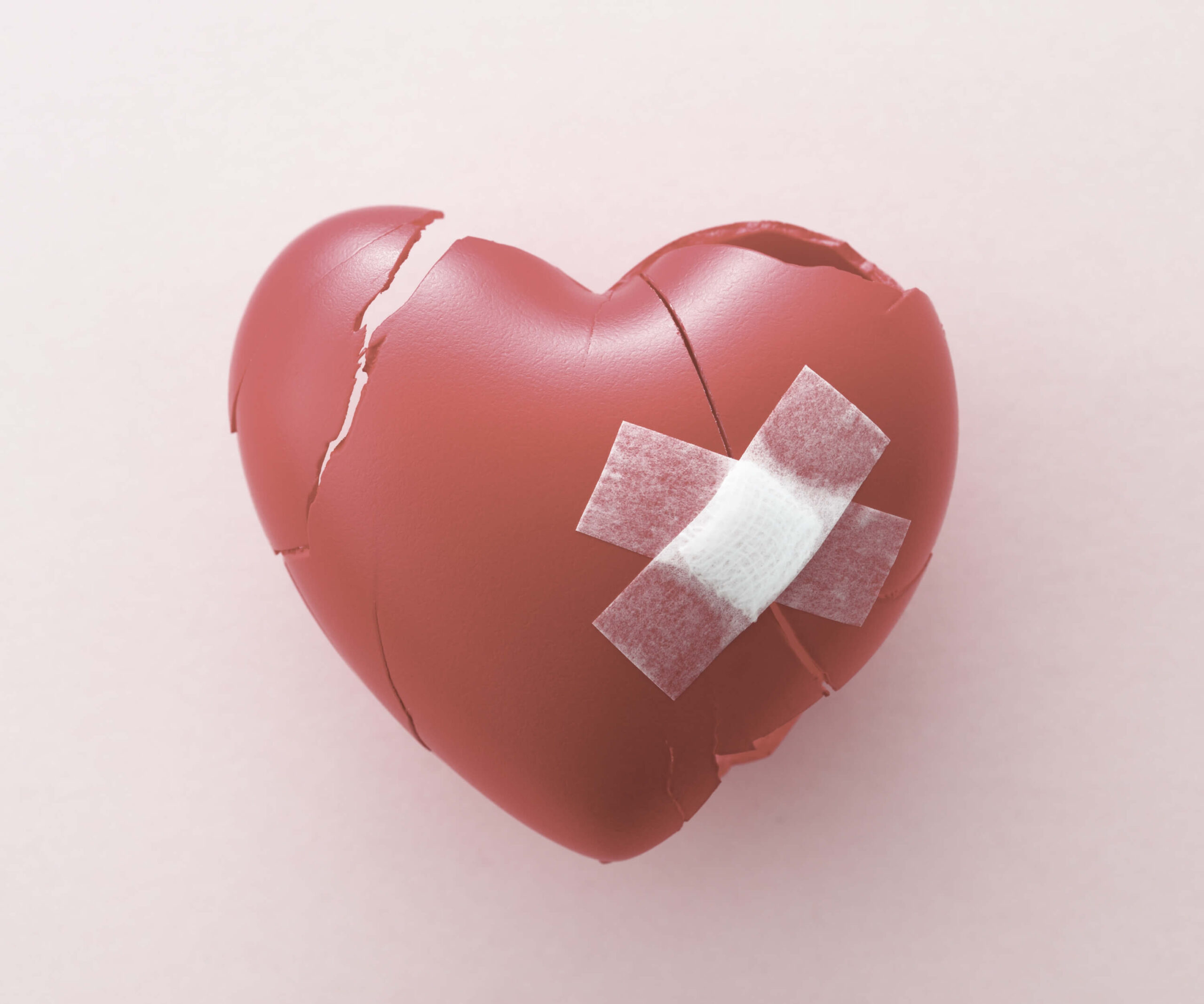 Paradoks bliskości: dlaczego ranimy najbardziej tych, których kochamy – i jak to zmienić